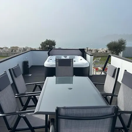 Hausboot Santa Lucia Novigrad - Floating Sea House Διαμέρισμα