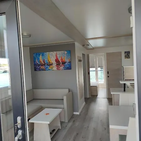 Daire Hausboot Santa Lucia Novigrad - Floating Sea House